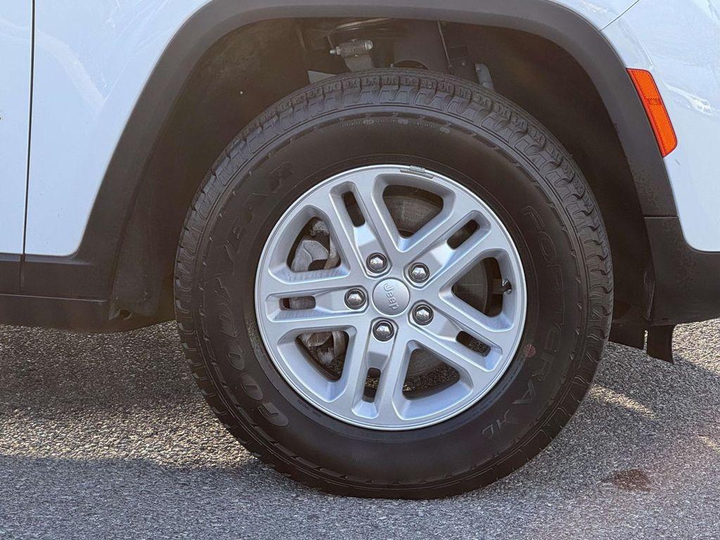 used 2023 Jeep Grand Cherokee car, priced at $26,495