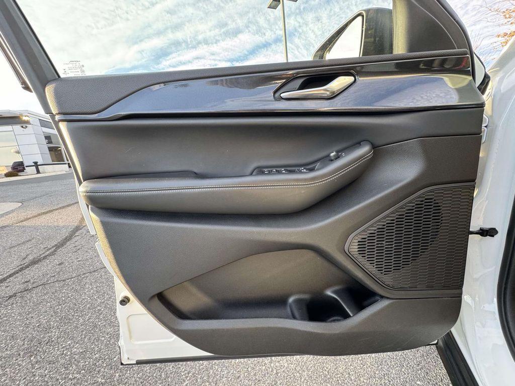 used 2023 Jeep Grand Cherokee car, priced at $26,495