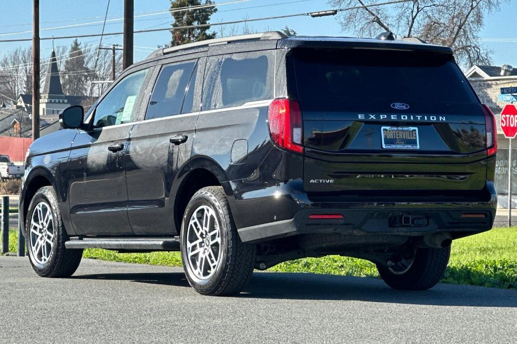 new 2025 Ford Expedition car, priced at $72,345
