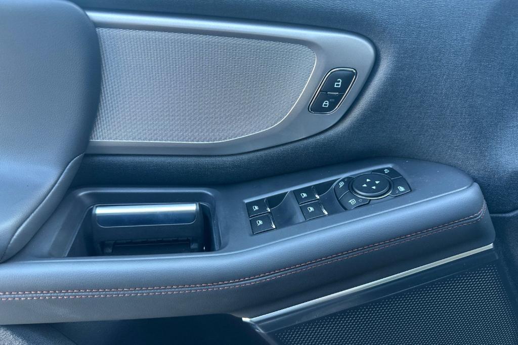 new 2025 Ford Expedition car, priced at $72,345