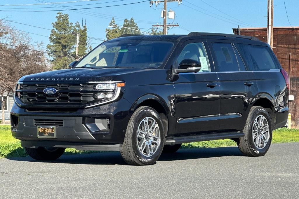 new 2025 Ford Expedition car, priced at $72,345