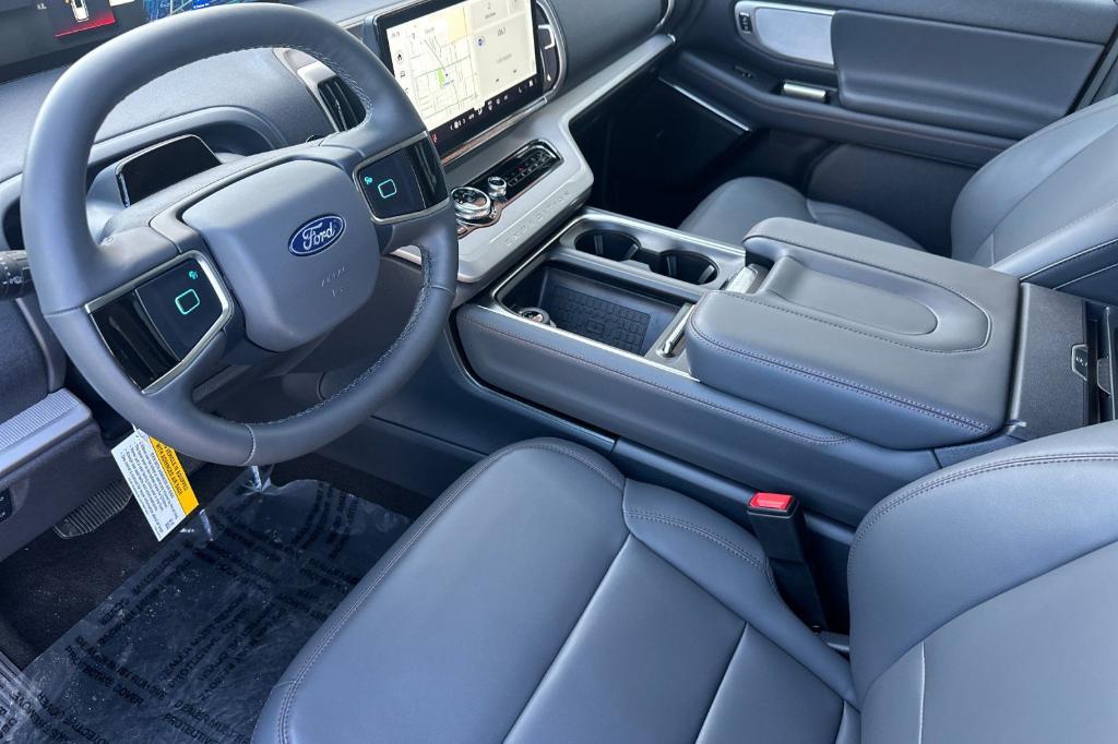 new 2025 Ford Expedition car, priced at $72,345