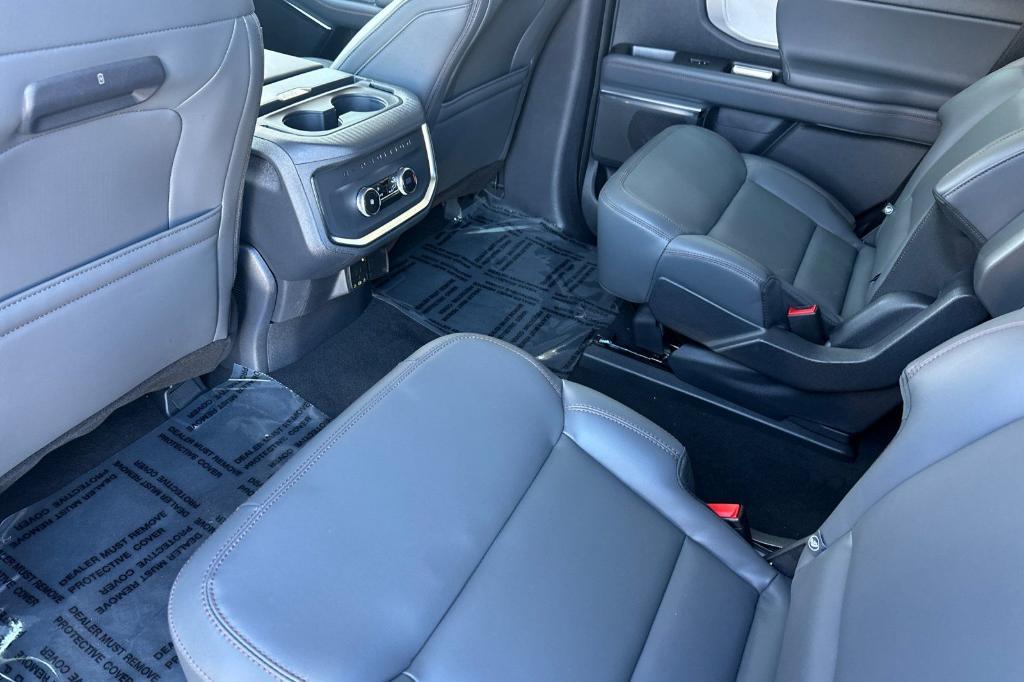new 2025 Ford Expedition car, priced at $72,345