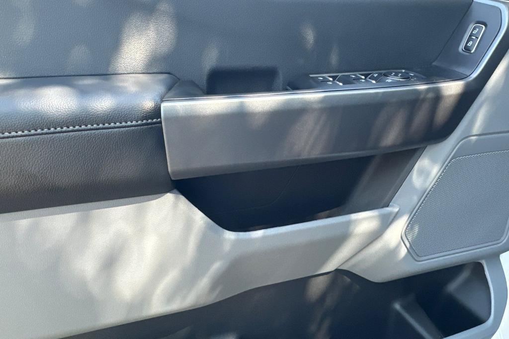 new 2025 Ford F-250 car, priced at $68,673