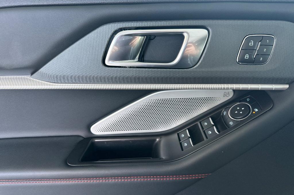 new 2025 Ford Explorer car, priced at $60,210