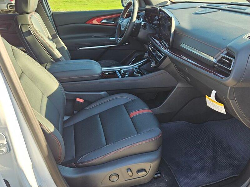 new 2026 Chevrolet Traverse car, priced at $59,790