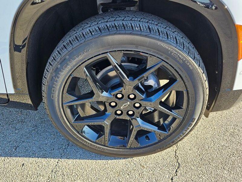 new 2026 Chevrolet Traverse car, priced at $59,790