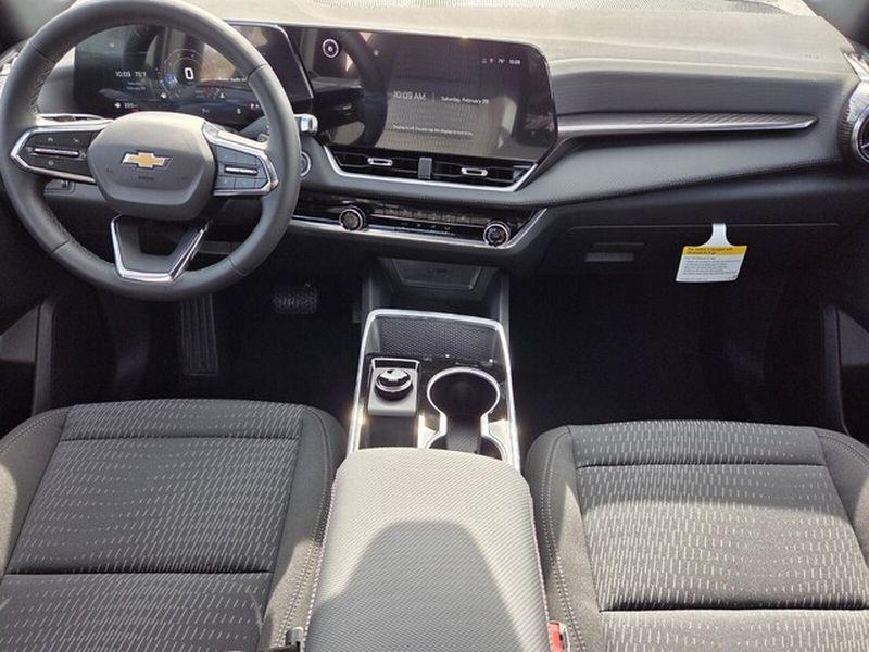 new 2026 Chevrolet Equinox car, priced at $31,240