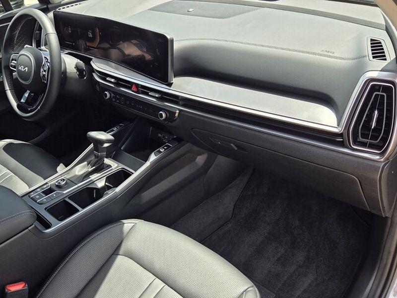 used 2025 Kia Sorento car, priced at $32,765