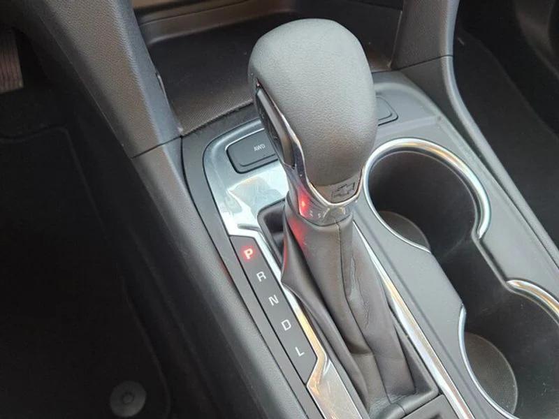 used 2024 Chevrolet Equinox car, priced at $25,991