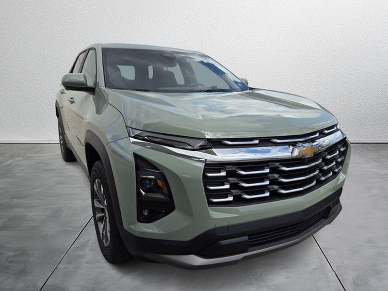 new 2026 Chevrolet Equinox car, priced at $32,990