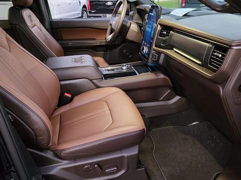 used 2024 Ford Expedition car, priced at $71,995