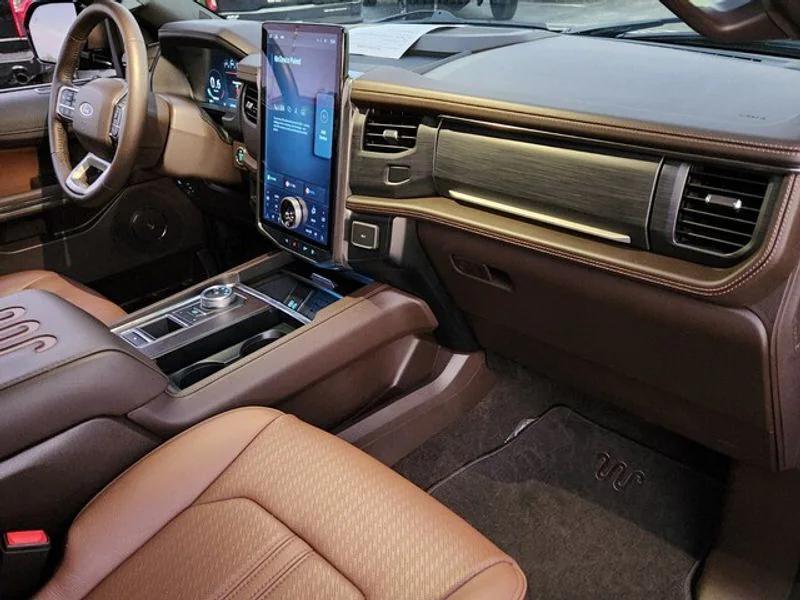 used 2024 Ford Expedition car, priced at $71,995