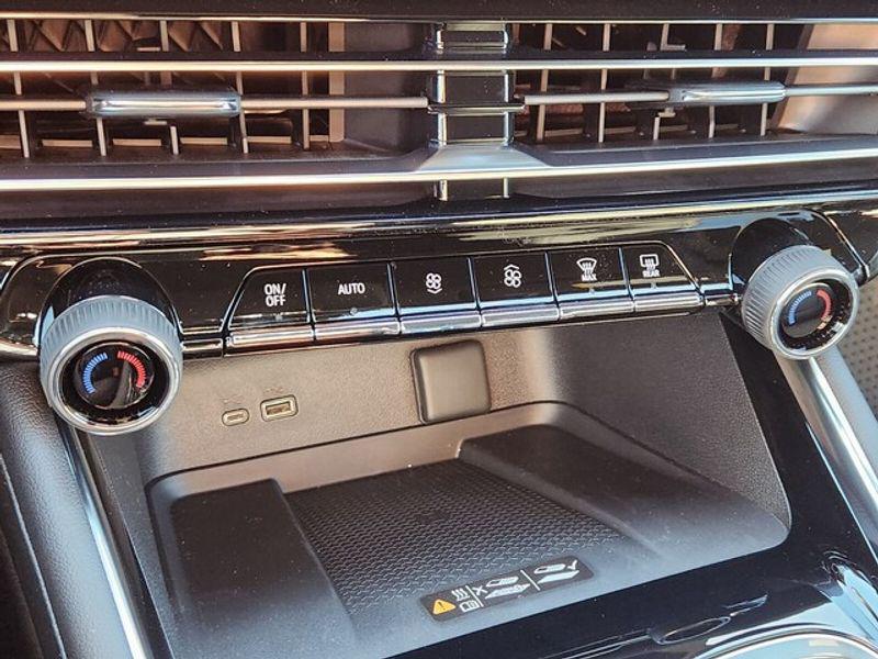 new 2026 Chevrolet Traverse car, priced at $45,415