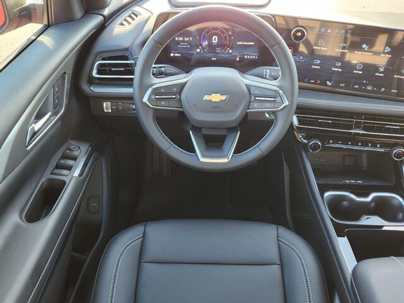 new 2026 Chevrolet Traverse car, priced at $45,415