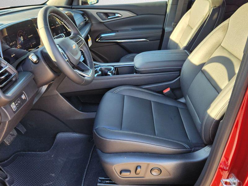 new 2026 Chevrolet Traverse car, priced at $45,415