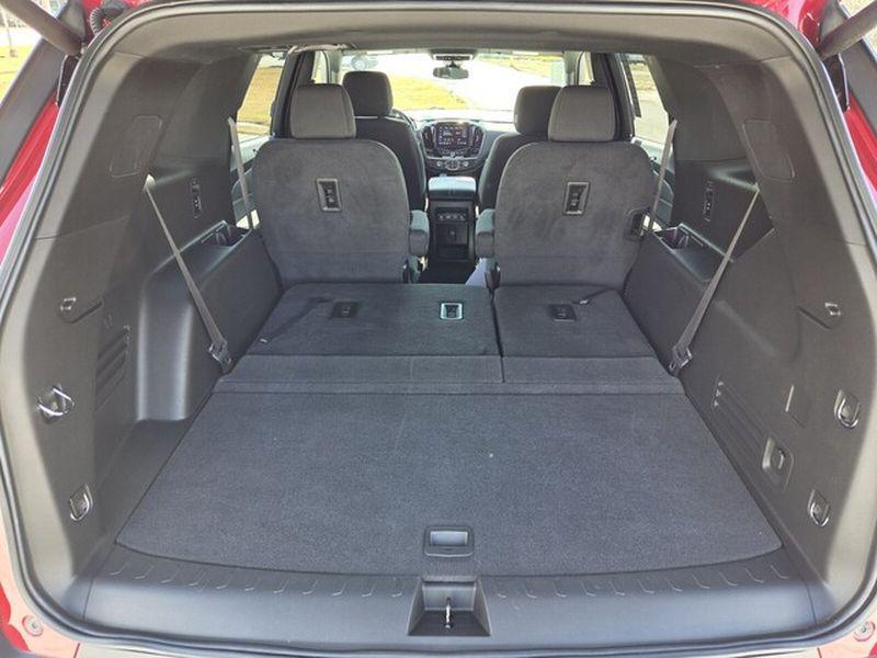 used 2023 Chevrolet Traverse car, priced at $30,900