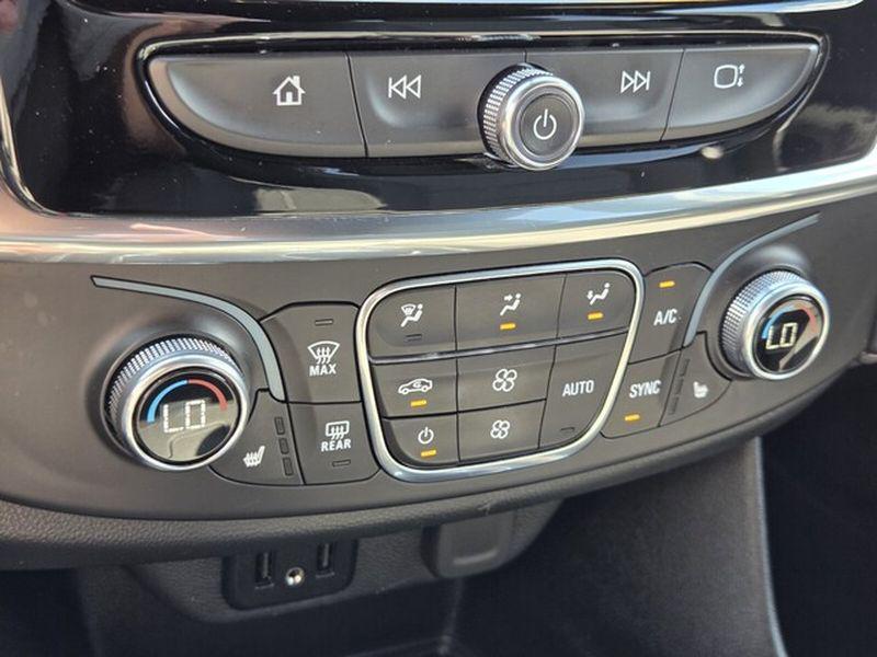 used 2023 Chevrolet Traverse car, priced at $30,900