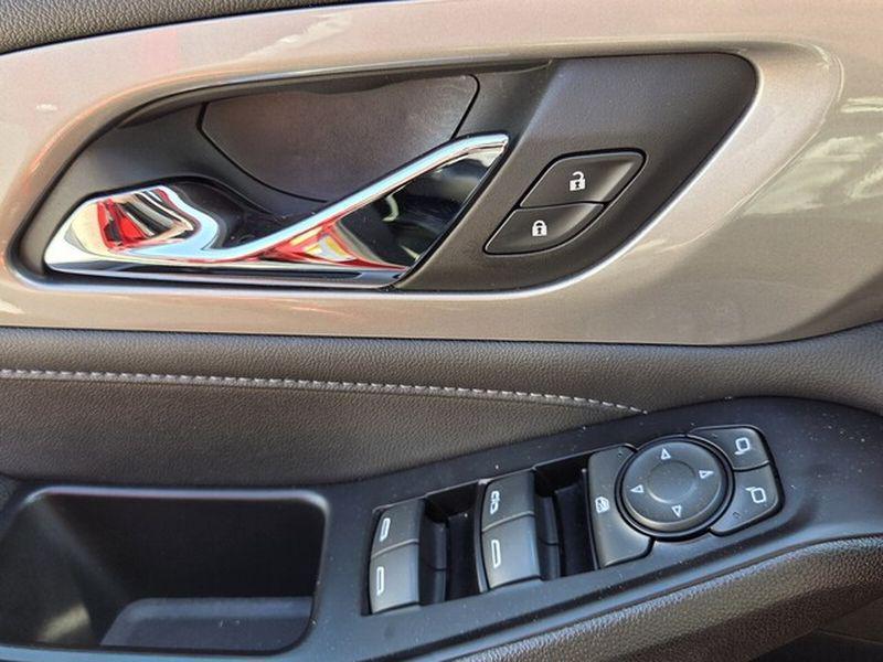 used 2023 Chevrolet Traverse car, priced at $30,900