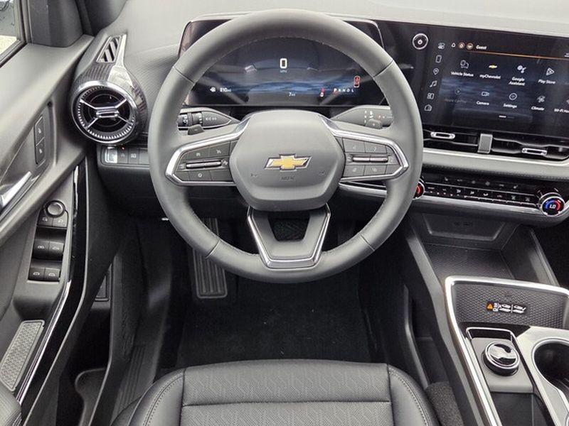 new 2026 Chevrolet Equinox car, priced at $32,345