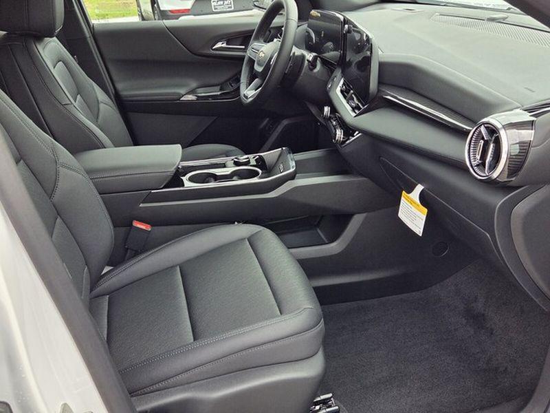 new 2026 Chevrolet Equinox car, priced at $32,345