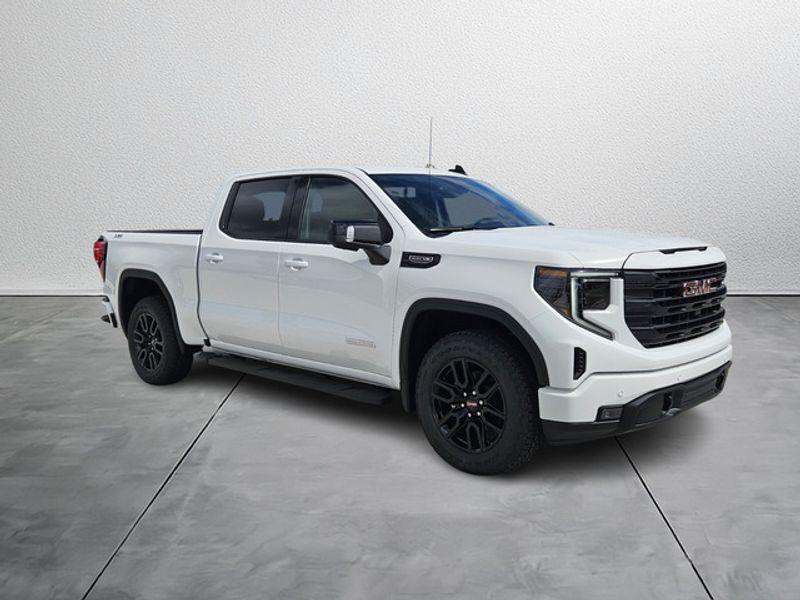 new 2026 GMC Sierra 1500 car, priced at $59,279