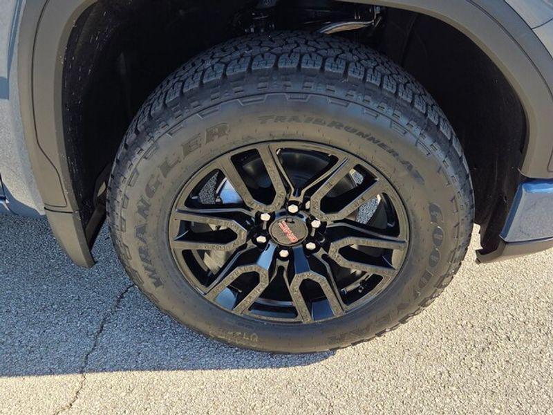 new 2026 GMC Sierra 1500 car, priced at $58,118