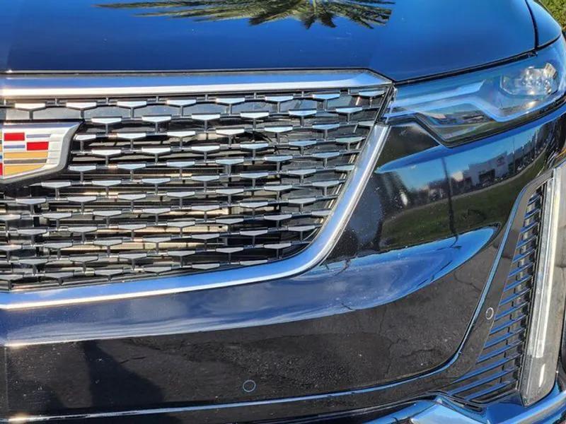 used 2025 Cadillac XT6 car, priced at $47,695