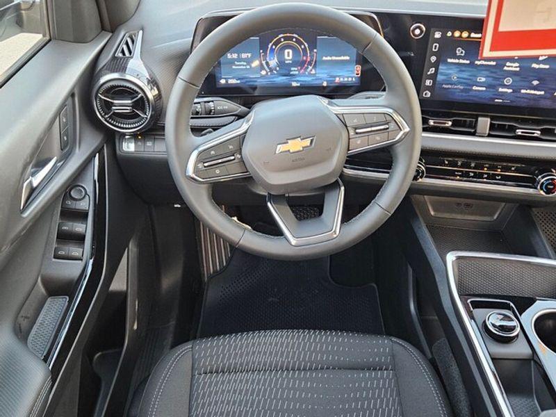 new 2026 Chevrolet Equinox car, priced at $30,495