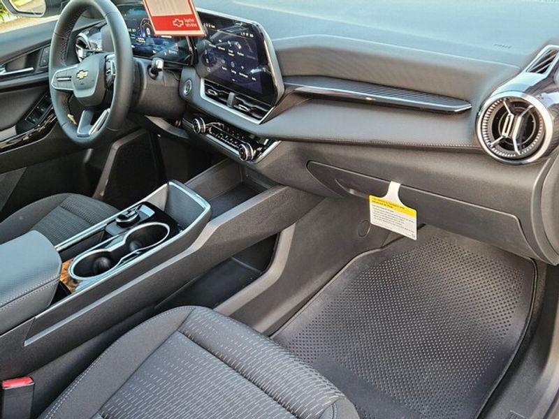 new 2026 Chevrolet Equinox car, priced at $30,495