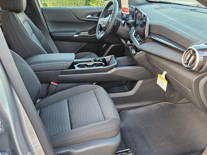 new 2026 Chevrolet Equinox car, priced at $30,495