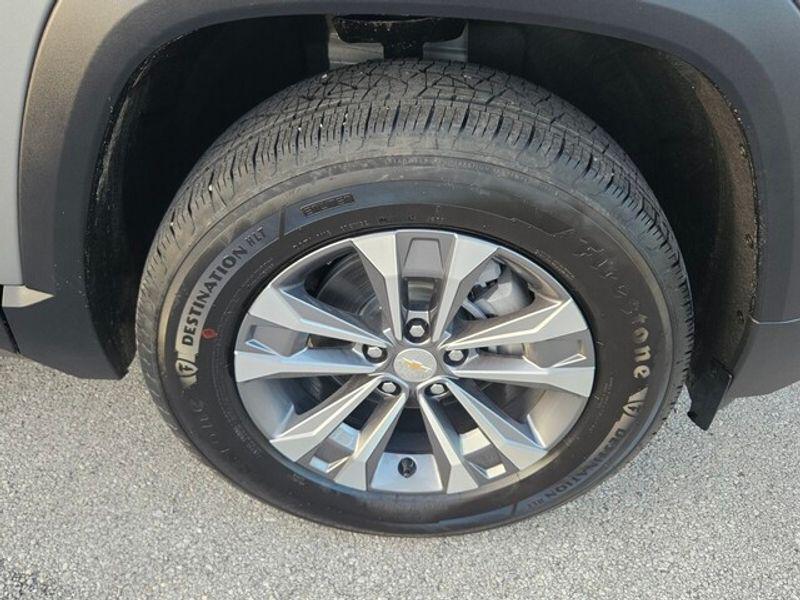 new 2026 Chevrolet Equinox car, priced at $30,495