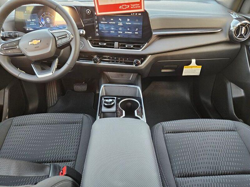 new 2026 Chevrolet Equinox car, priced at $30,495