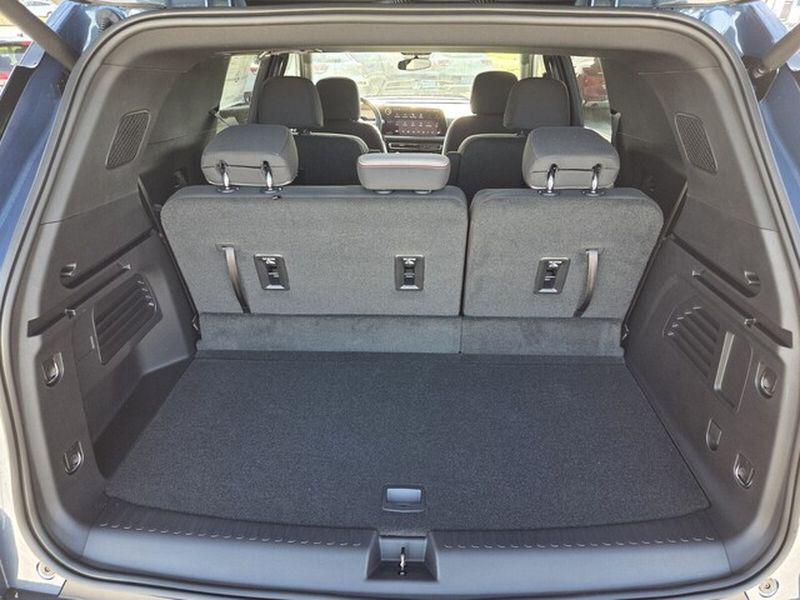 new 2026 Chevrolet Traverse car, priced at $41,795