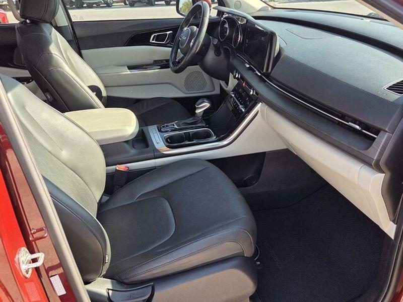 used 2022 Kia Carnival car, priced at $28,950