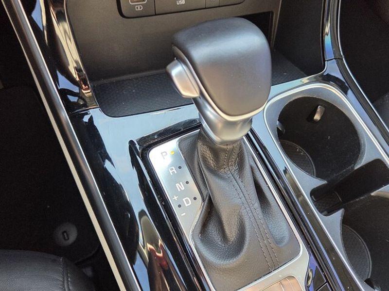 used 2022 Kia Carnival car, priced at $28,950