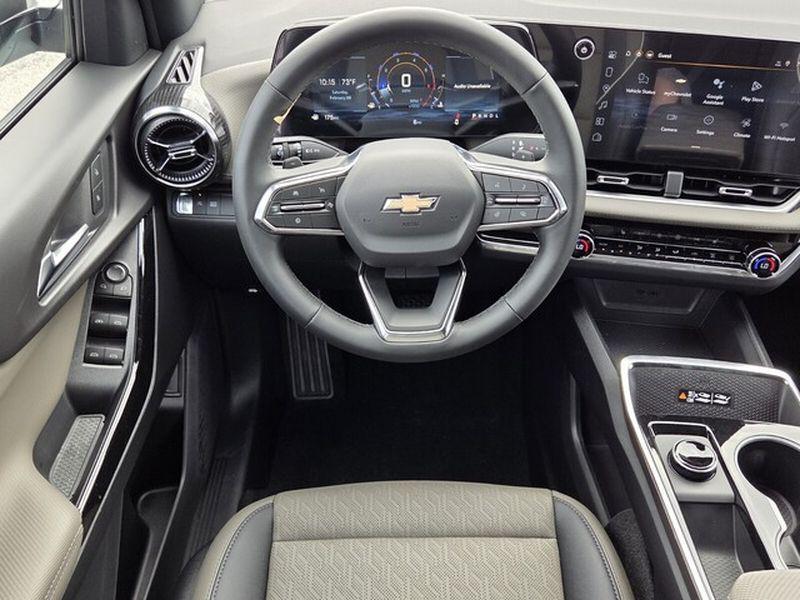 new 2026 Chevrolet Equinox car, priced at $32,345