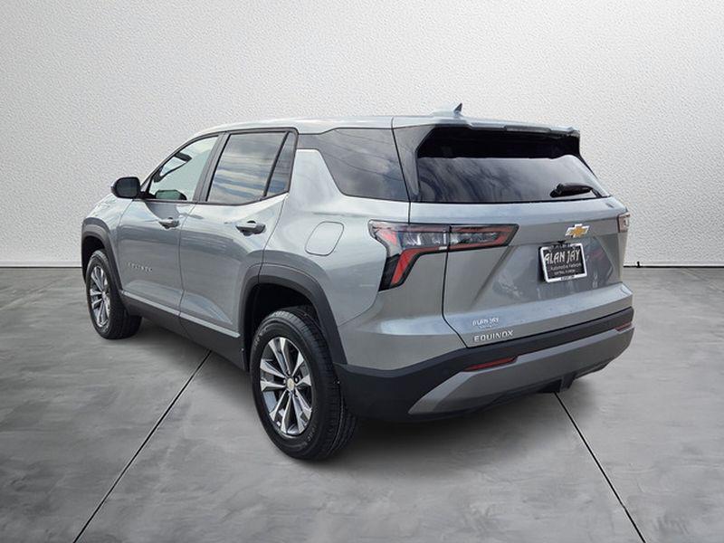 new 2026 Chevrolet Equinox car, priced at $32,345