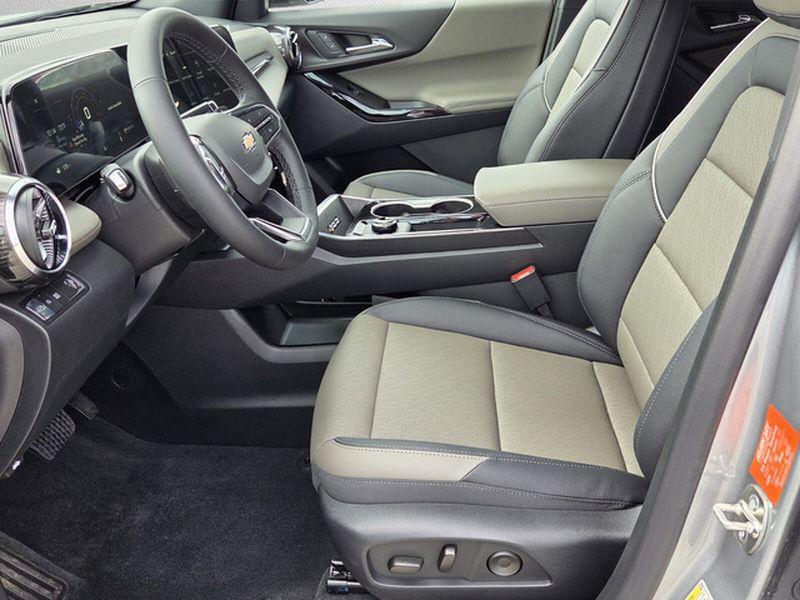 new 2026 Chevrolet Equinox car, priced at $32,345