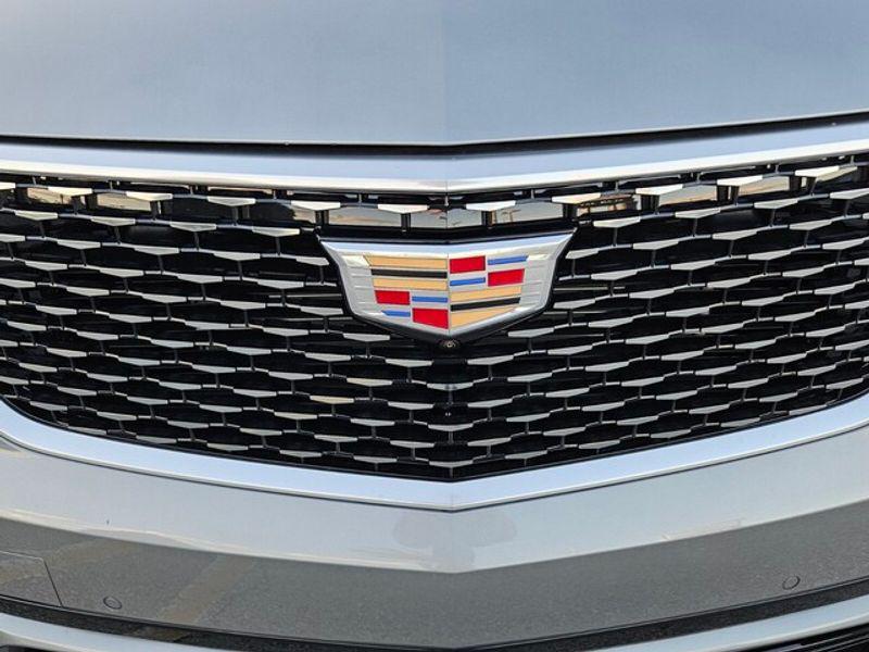 new 2025 Cadillac XT6 car, priced at $59,090