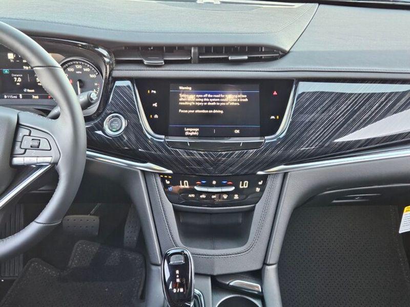 new 2025 Cadillac XT6 car, priced at $59,090