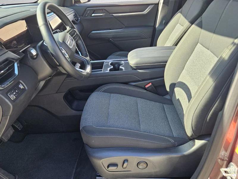 used 2025 GMC Acadia car, priced at $33,999