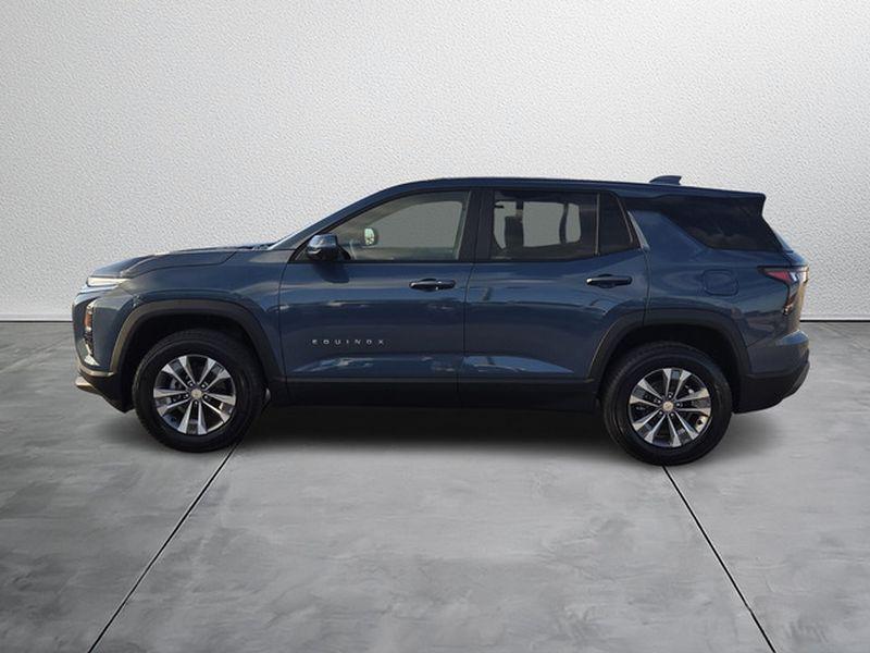 new 2026 Chevrolet Equinox car, priced at $33,290