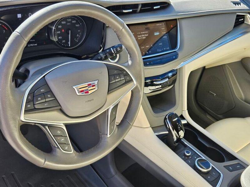 used 2023 Cadillac XT5 car, priced at $32,400
