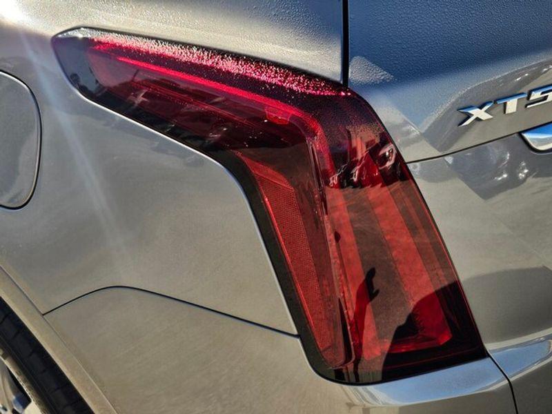used 2023 Cadillac XT5 car, priced at $32,400
