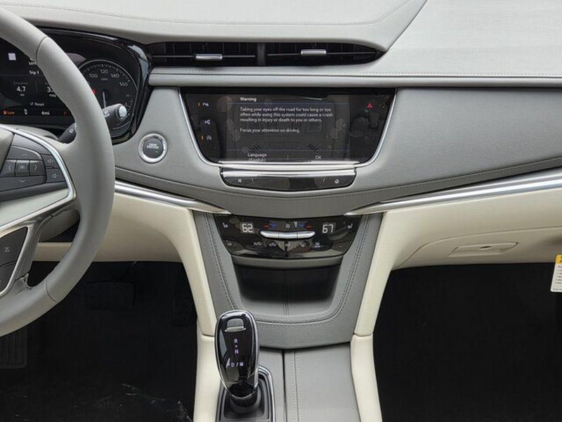 new 2026 Cadillac XT5 car, priced at $55,520