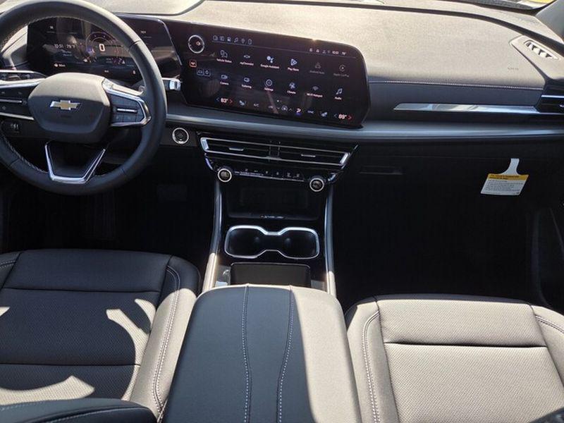 new 2026 Chevrolet Traverse car, priced at $44,020