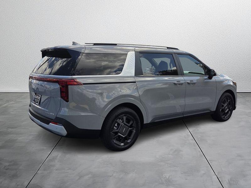 used 2026 Kia Carnival Hybrid car, priced at $40,986