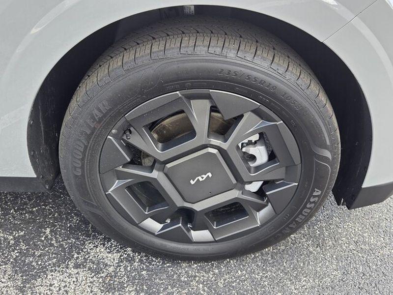 used 2026 Kia Carnival Hybrid car, priced at $40,986