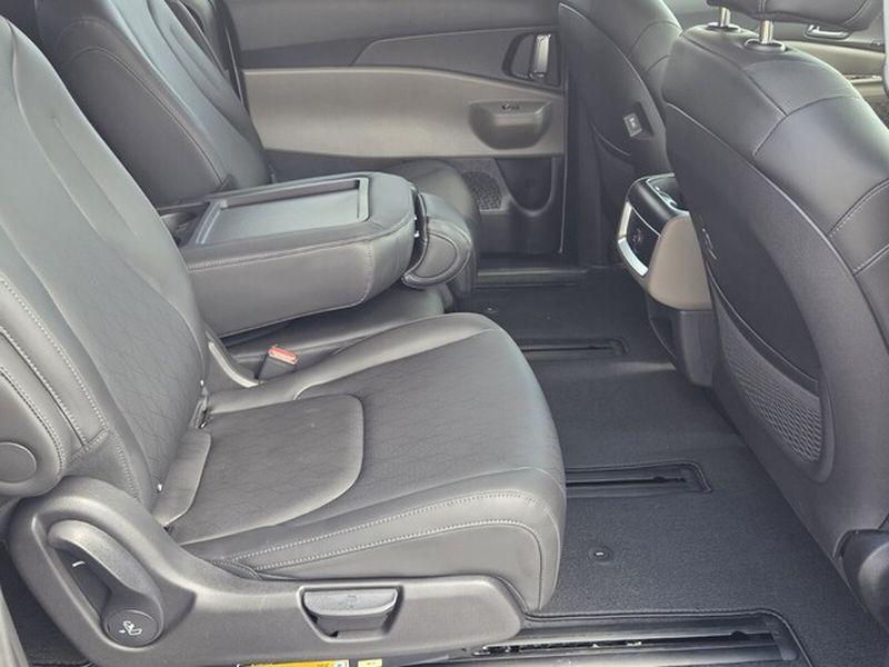 used 2026 Kia Carnival Hybrid car, priced at $40,986